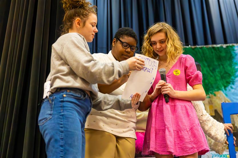 High school actors perform for younger students